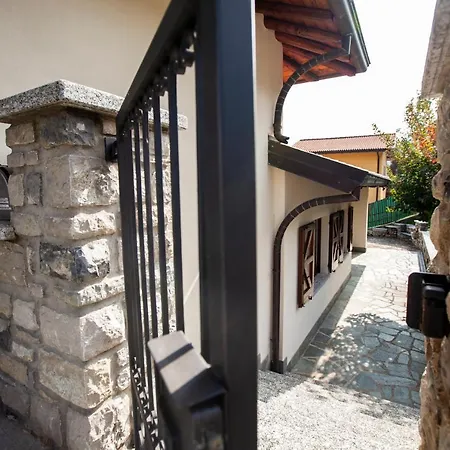 Contrada Villa Casasco Intelvi